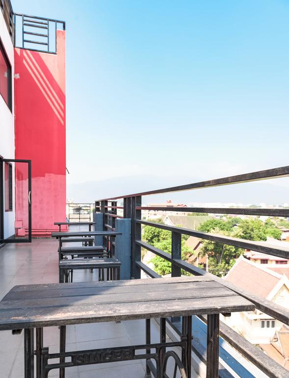 So Hostel Chiang Mai Exterior photo